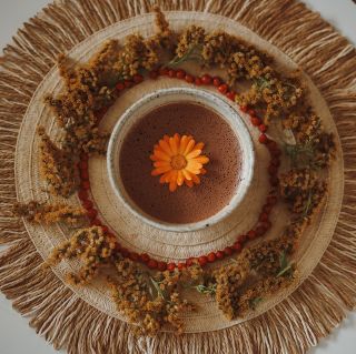 🌾 Lammas – čas vděčnosti - 1. srpna začíná období sklizně 🌞. Země nabízí své dary , plody dozrávají a i my můžeme na...