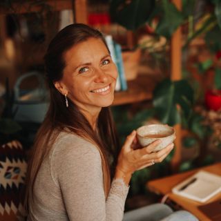 🤎🦁 8. 8. Rituál pro osobní sílu a autenticitu Hericium, u nás známé jako „lví hříva“ 🦁🍄, je pro oslavu Lví brány až...